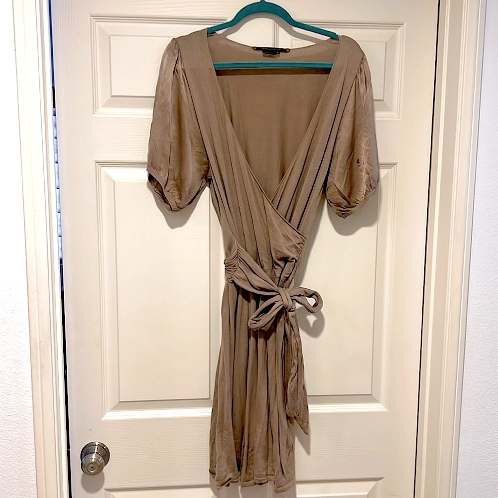 BCBG MaxAzria Taupe knit faux wrap dress size Medium